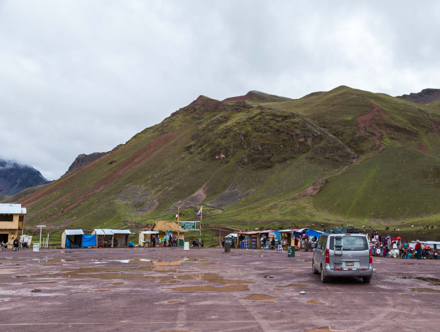 Parking lot, Rainbow Mountain, Peru
