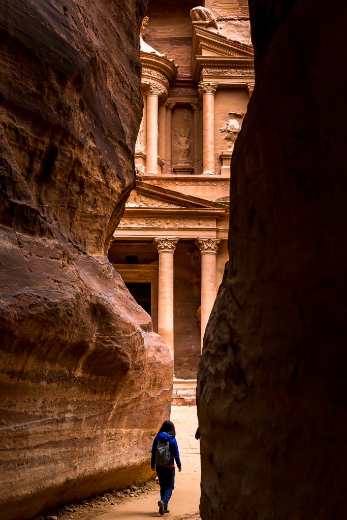 Getting to the treasury, Petra, Jordan