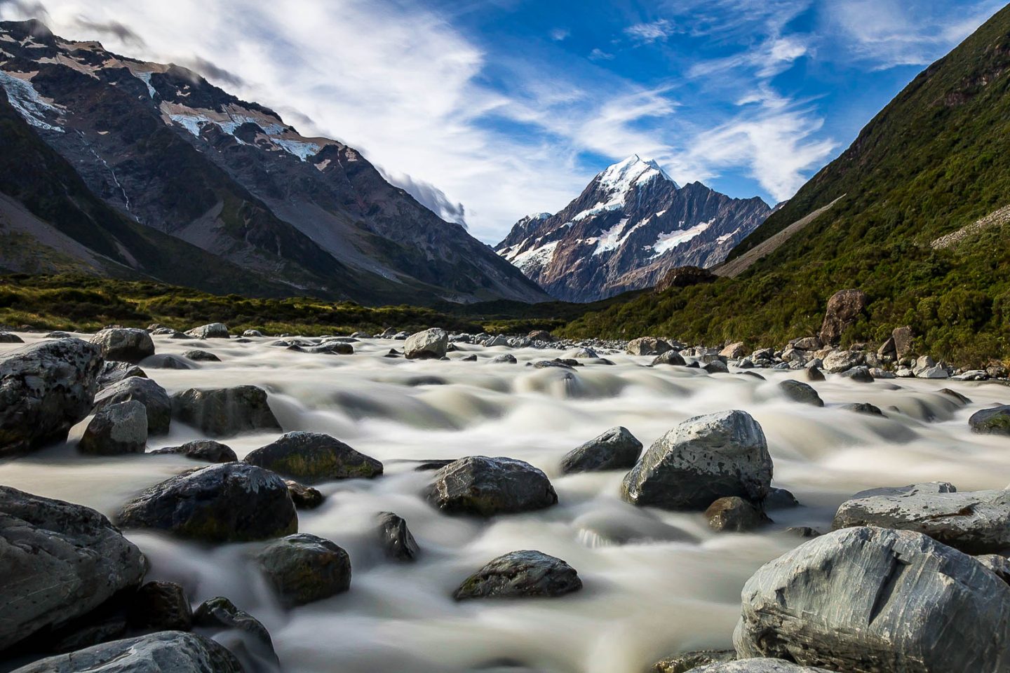 Hiking in Hooker Valley, South Island, New Zealand