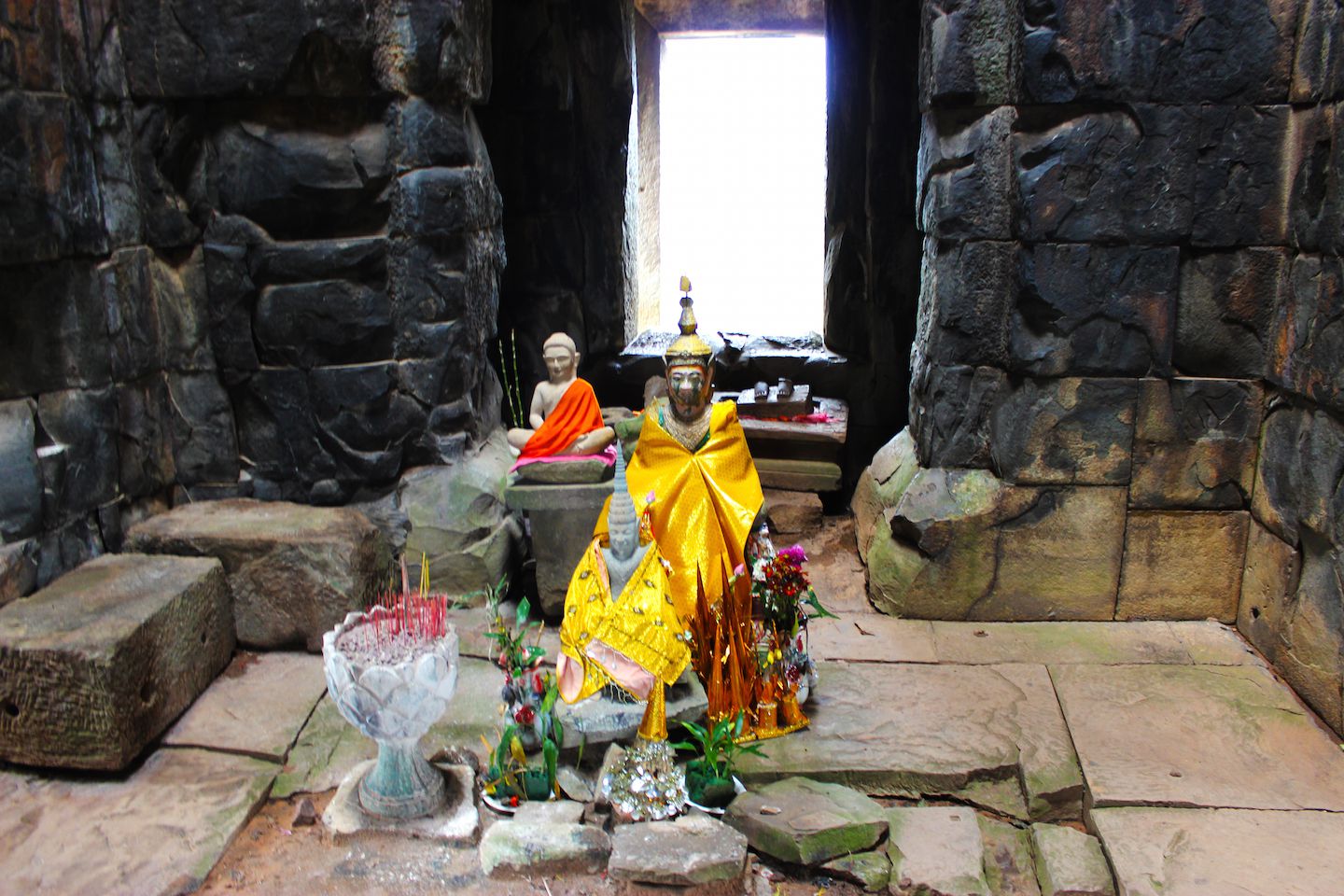 Altar at the main tower of Ta Keo