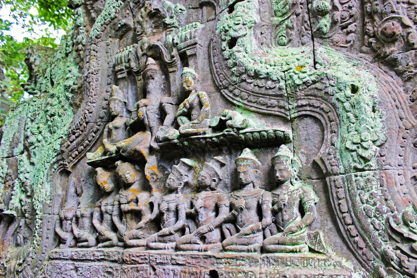 Bas relief in Ta Prohm