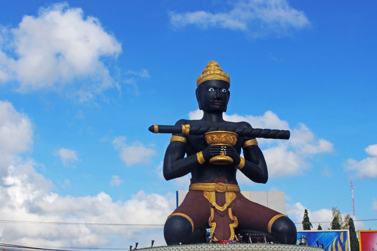 Battambang statue