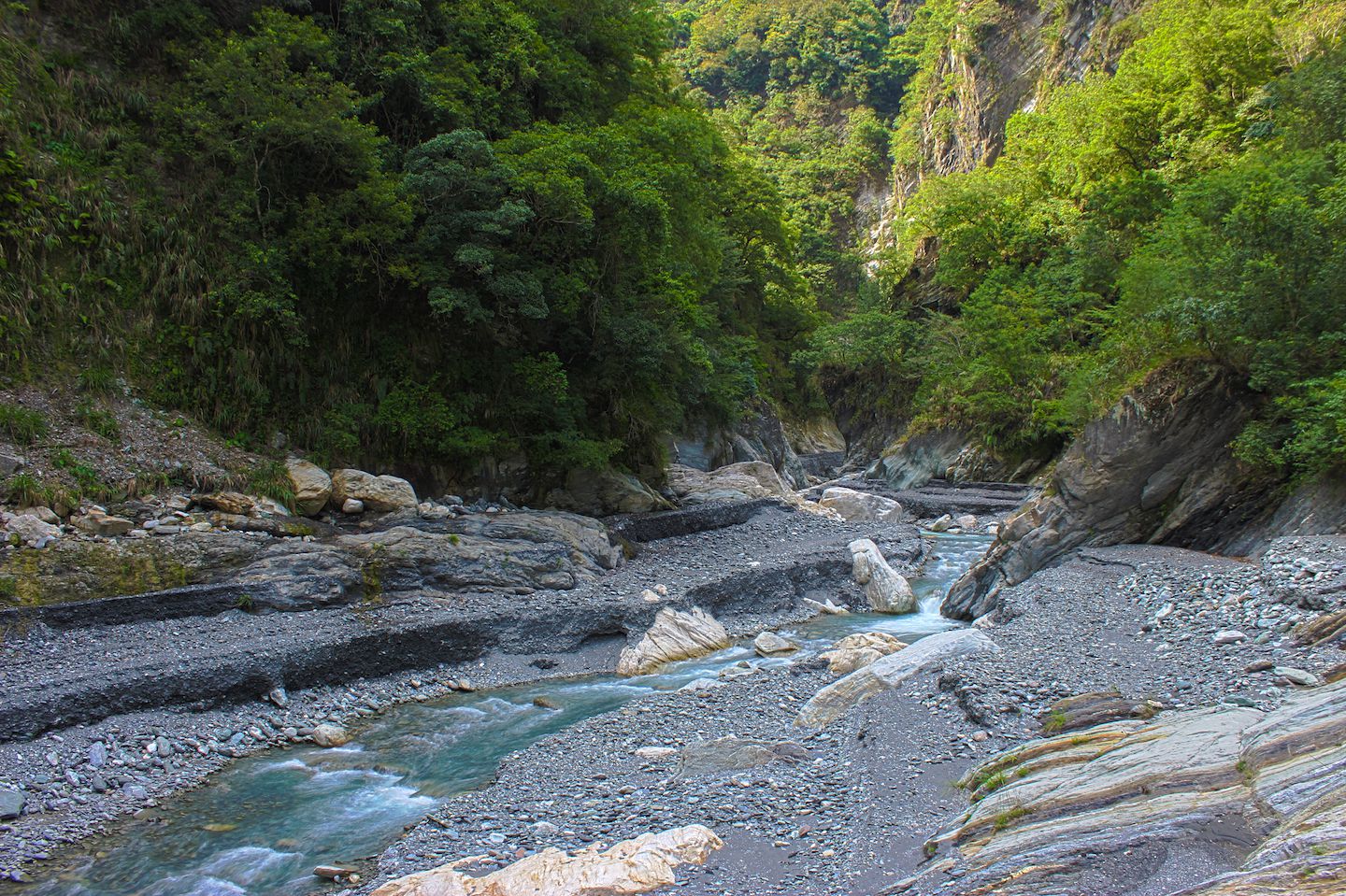 Beginning of the Baiyang Trail