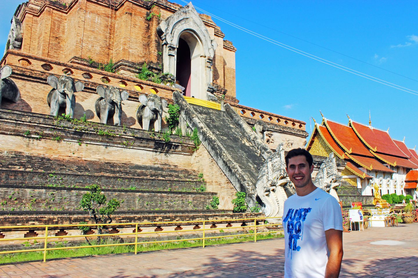 Carlos at Wat Chedi Luang in Chiang Mai