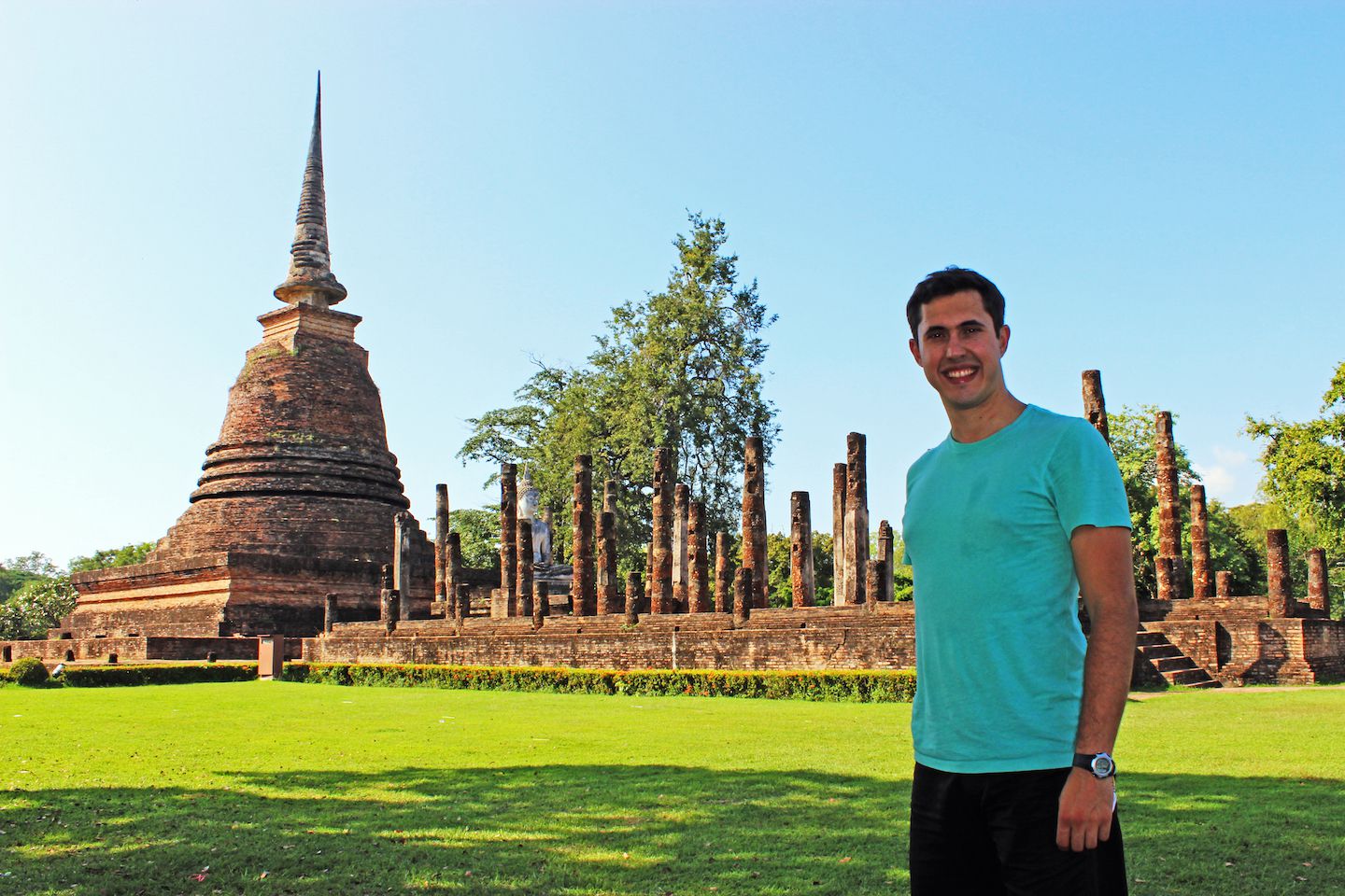 Carlos at Wat Sa Si in Sukhothai