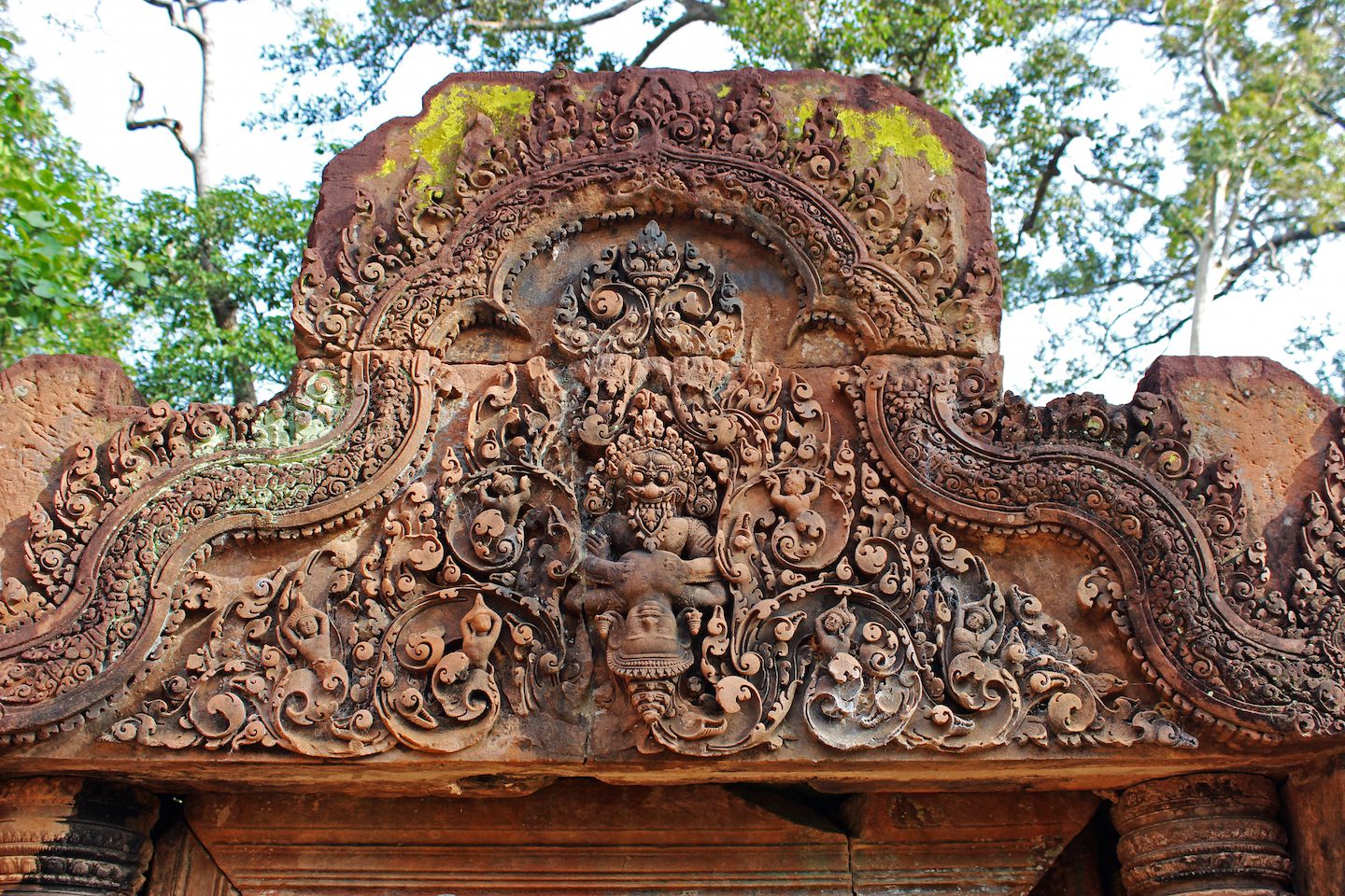 Carved pediment of Banteay Srei