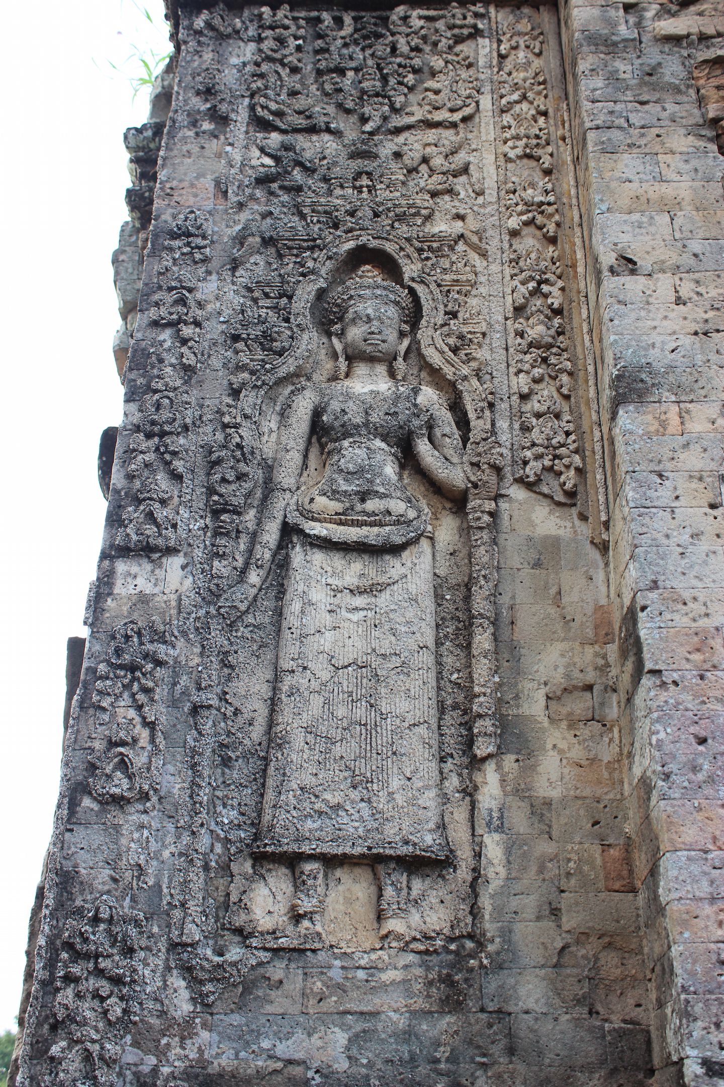Carvings on the walls of Pre Rup