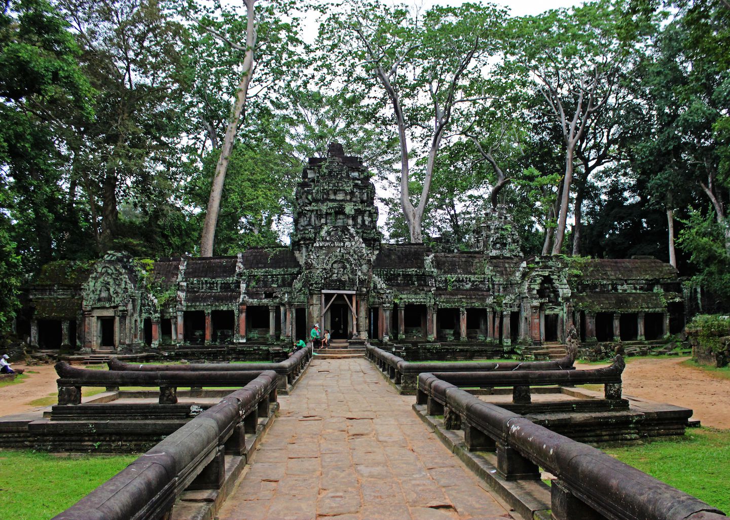 Causeway leading to one of the entrances of Ta Prohm