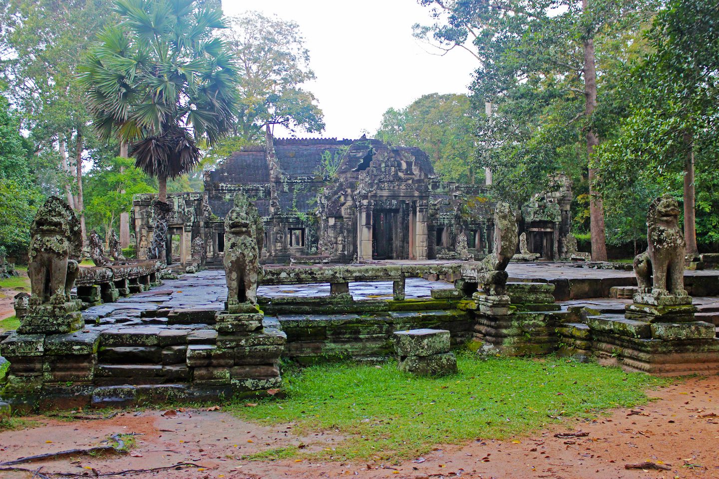 Entrance to Banteay Kdei