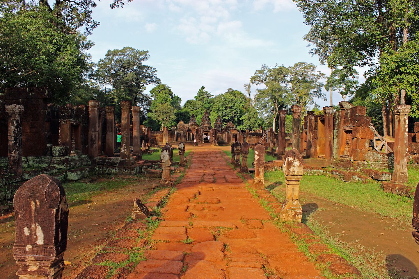 Entrance to Banteay Srei