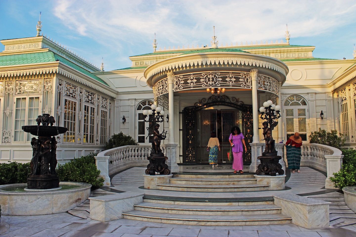 Gift shop at Dusit Palace