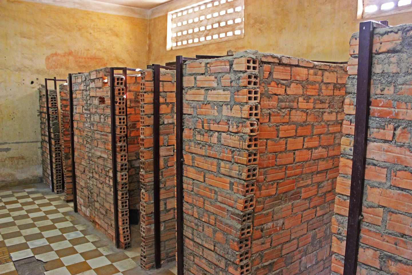 Improvised cells at S-21