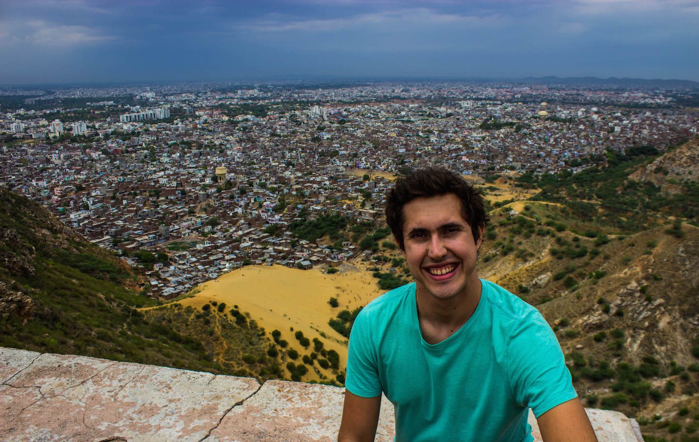 Carlos at the Nahargarh Fort in Jaipur, India