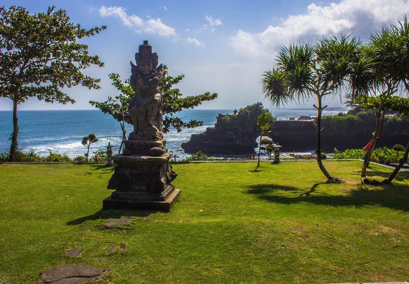 Hindu god statue, Tanah Lot, Bali, Indonesia