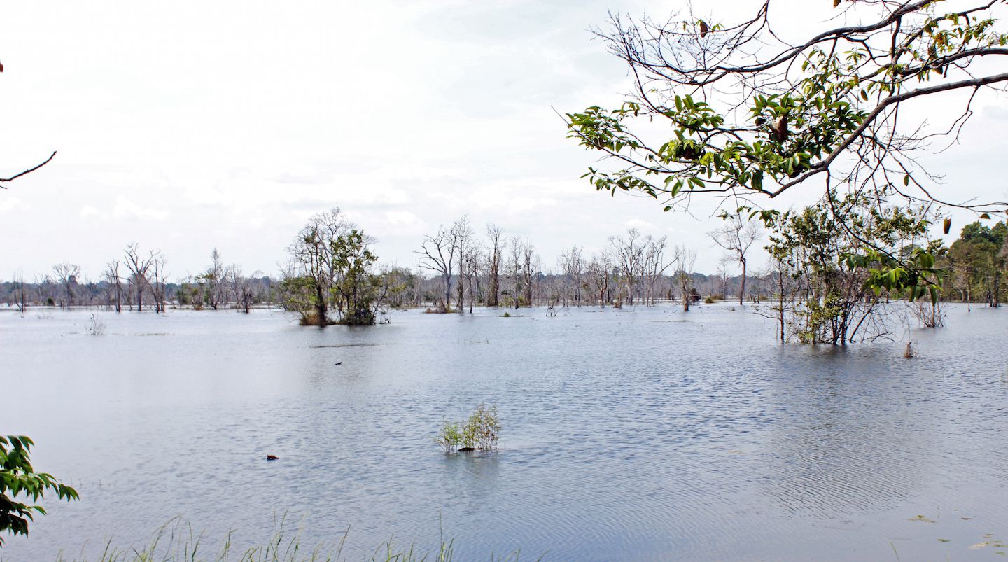 Lake surrounding Neak Pean