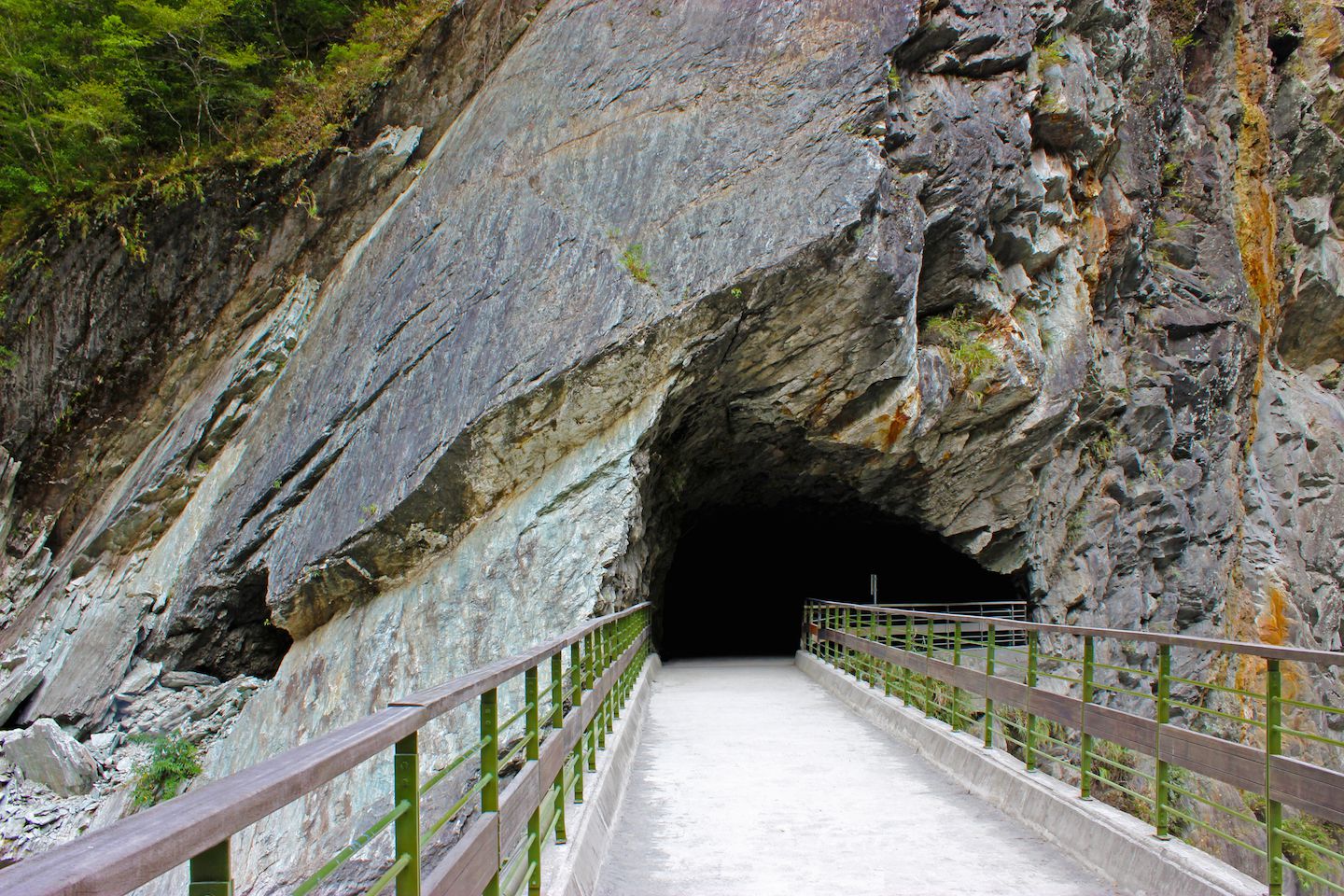 Last tunnel before the Water Curtain Tunnel