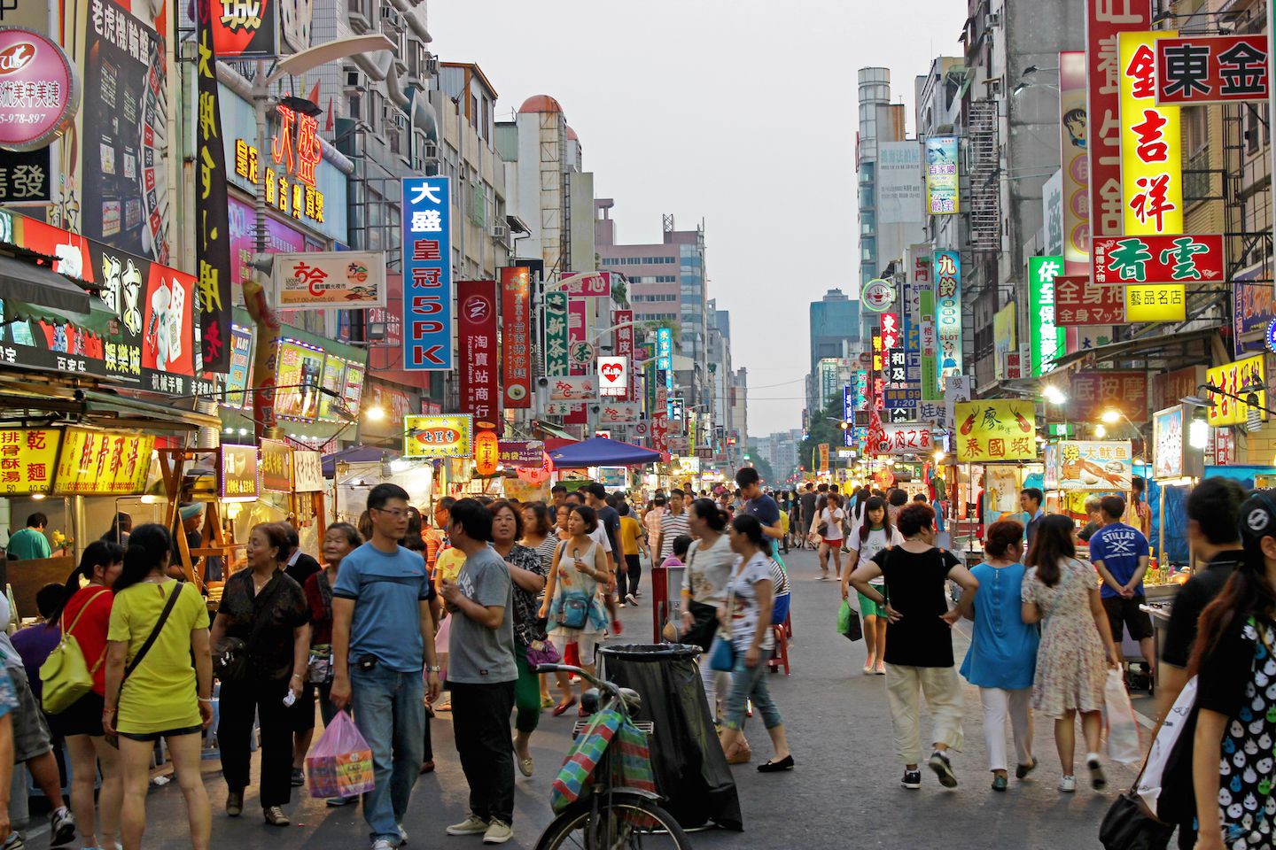 Liuhe night market in Kaohsiung