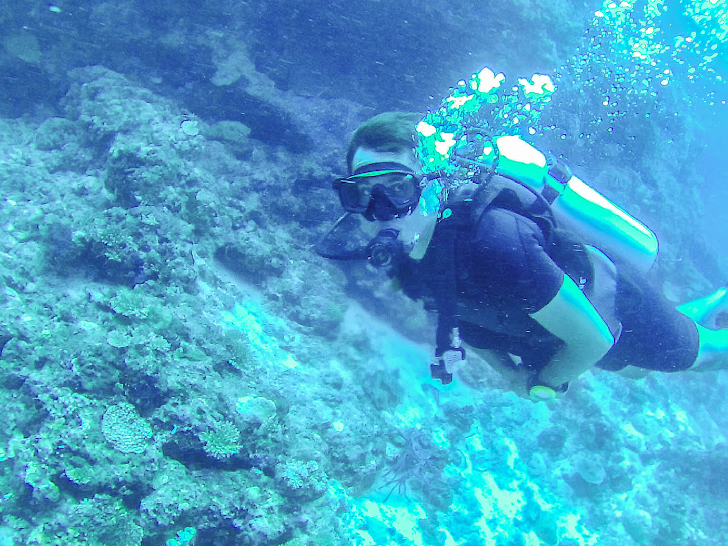 Carlos diving at Miyaru Faru, Maldives