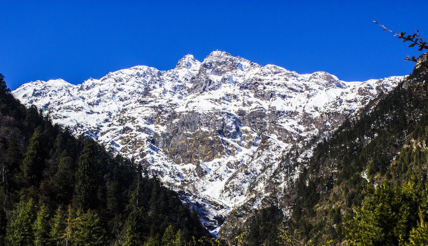 View of the mountains on the way to Chame, Nepal