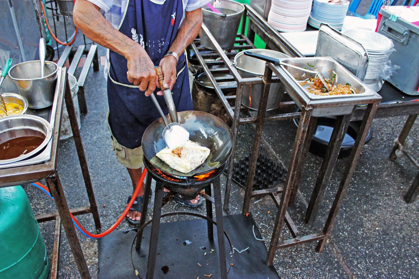Pad thai being cooked