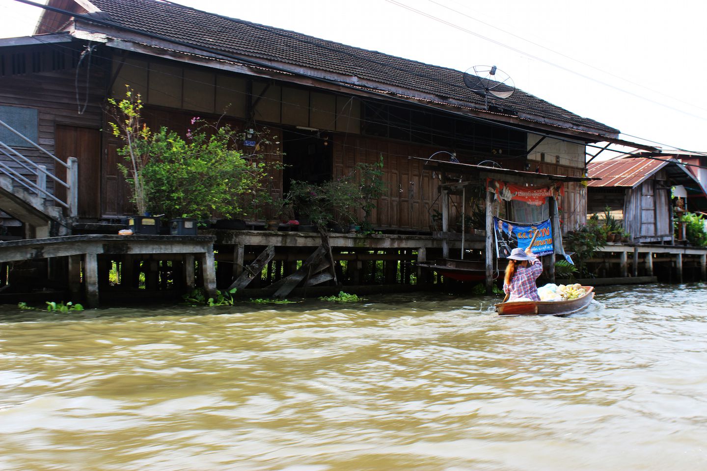 Paddle boat at the floating market, Bangkok, Thailand