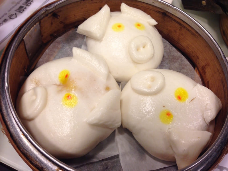 Piggy-faced custard buns.