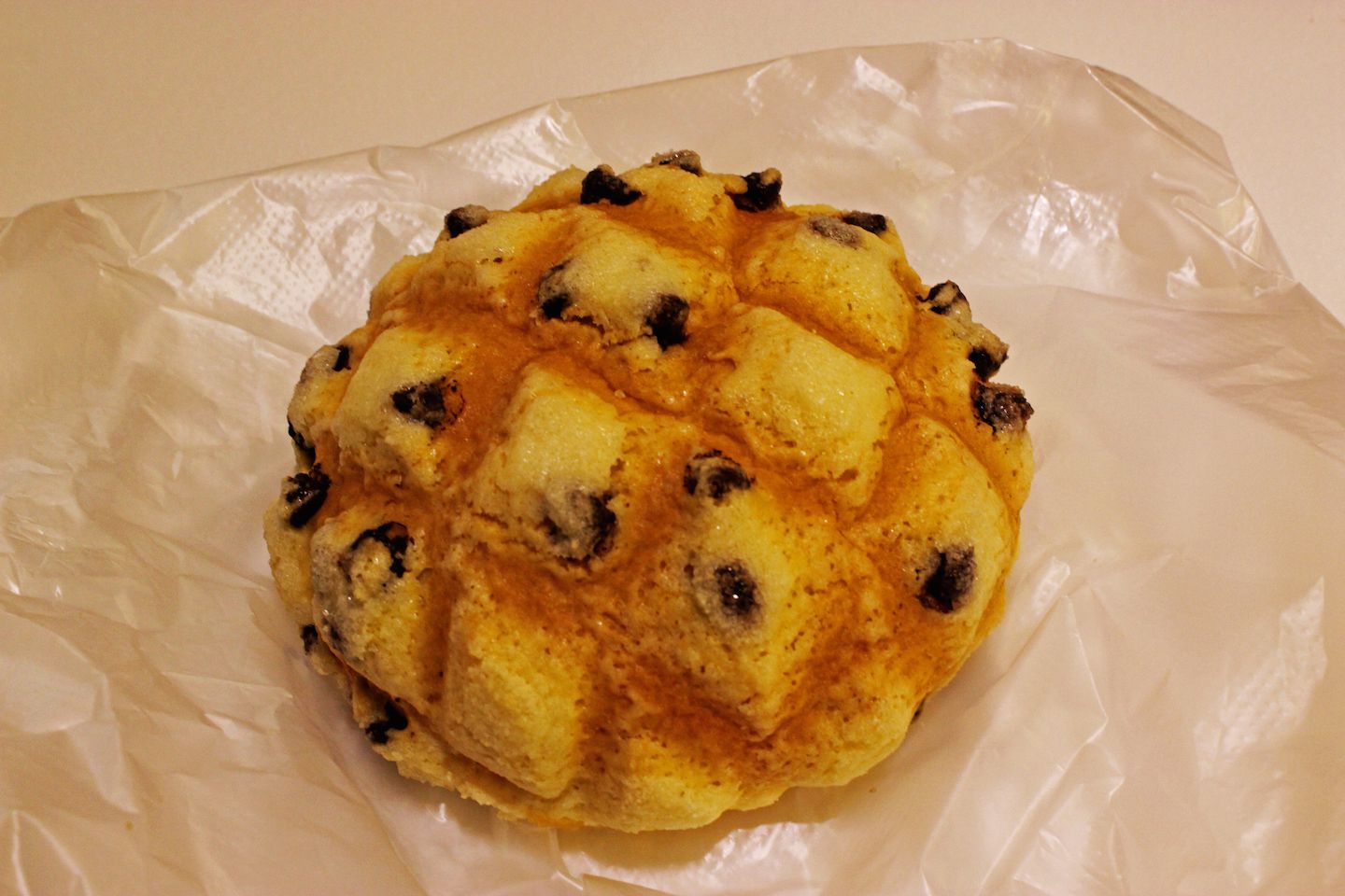 Pineapple bun with raisins