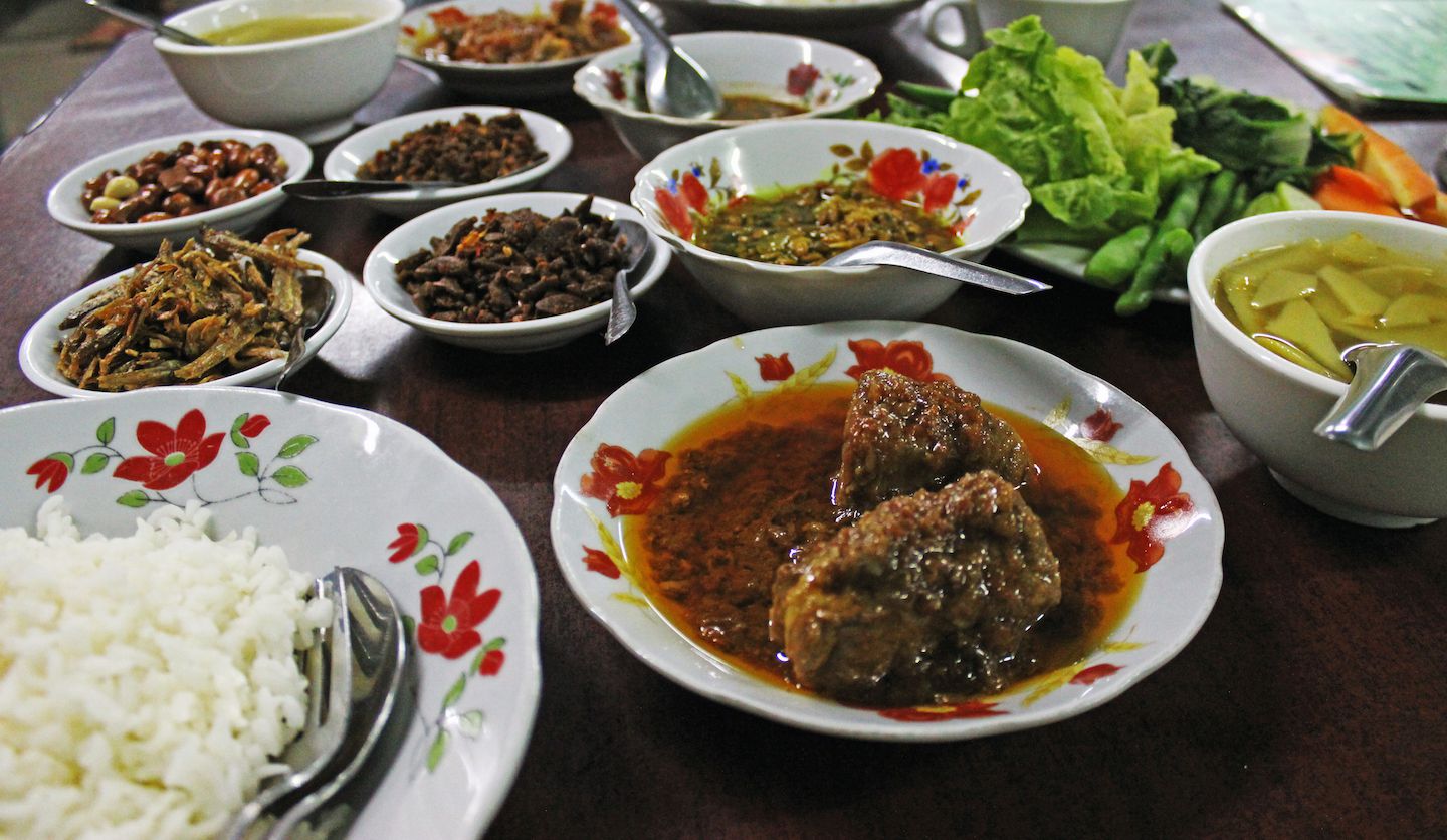 Myanmar pork curry