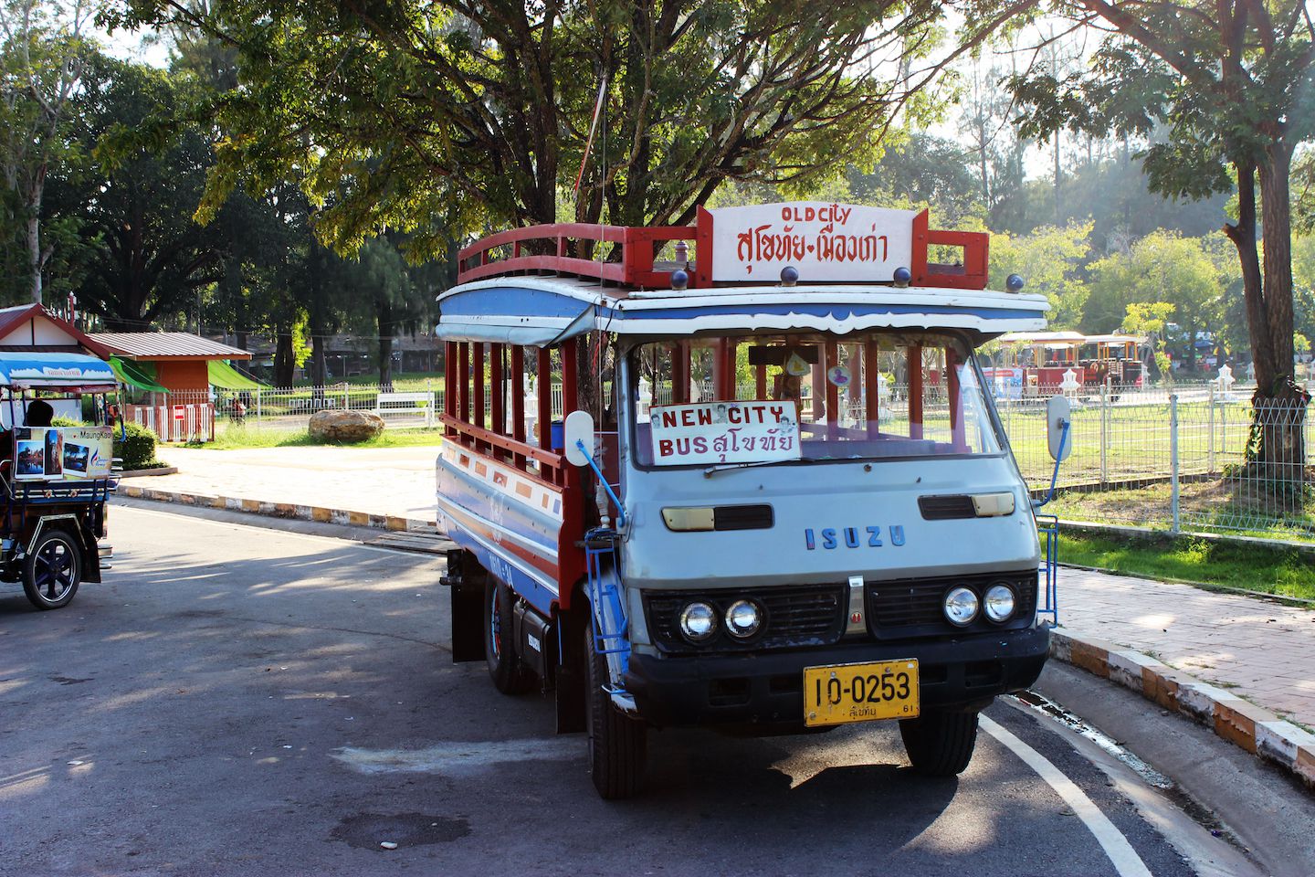 Songthaew to New Sukhothai