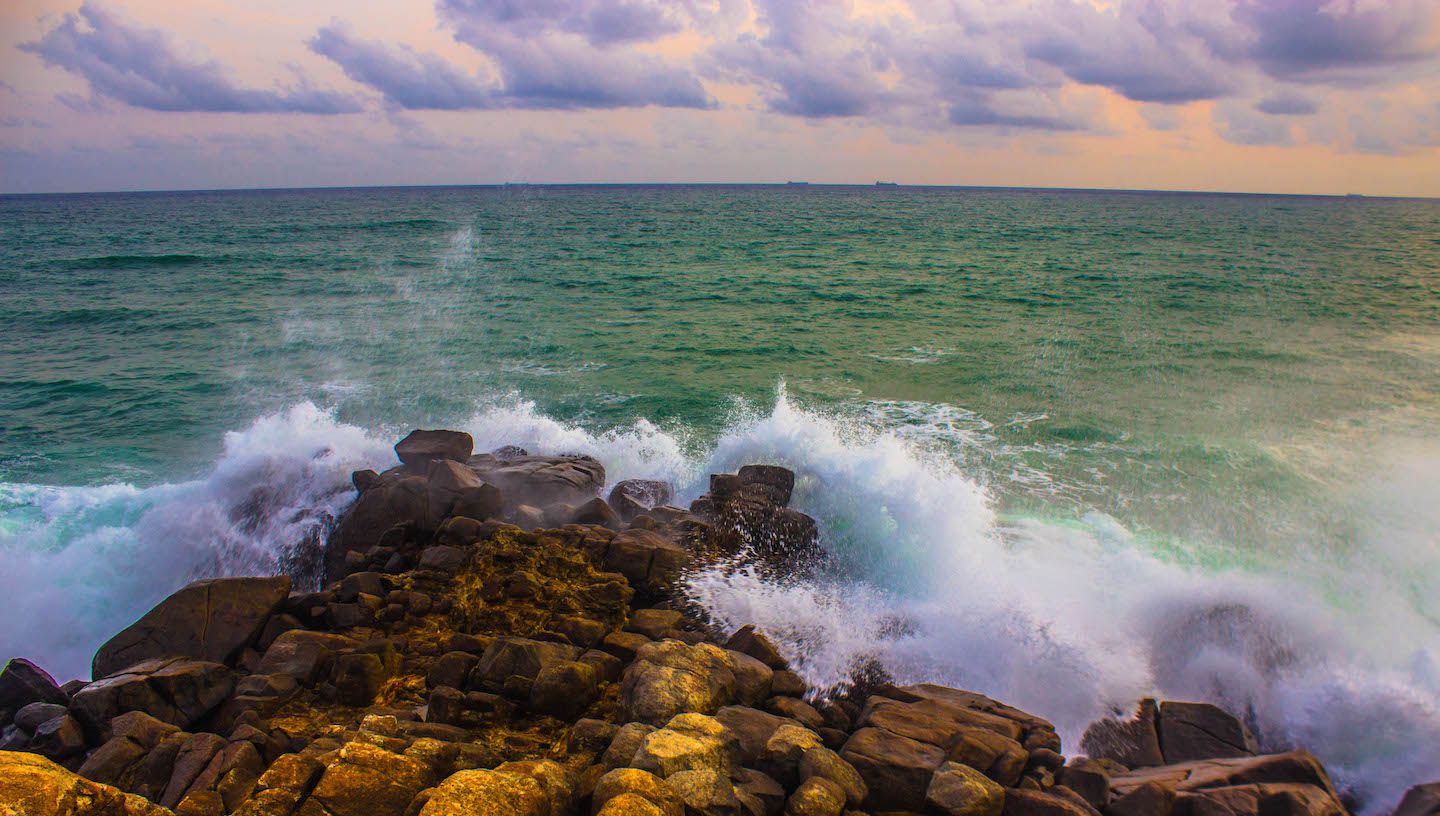Waving crashing against the rocks, Mirissa, Sri Lanka