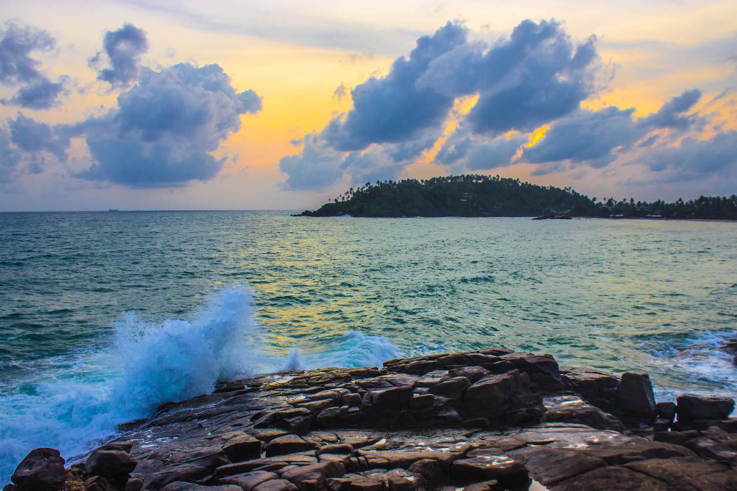 Wave crashing on the rocks, Mirissa Beach, Sri Lanka