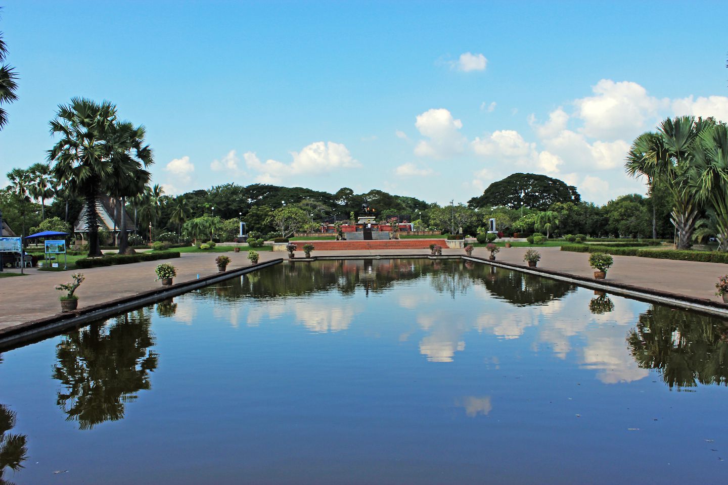 Statue of King Ramkhamhaeng