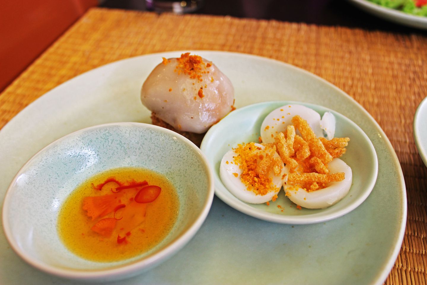 Steamed rice flour tart cases and siamese dumpling