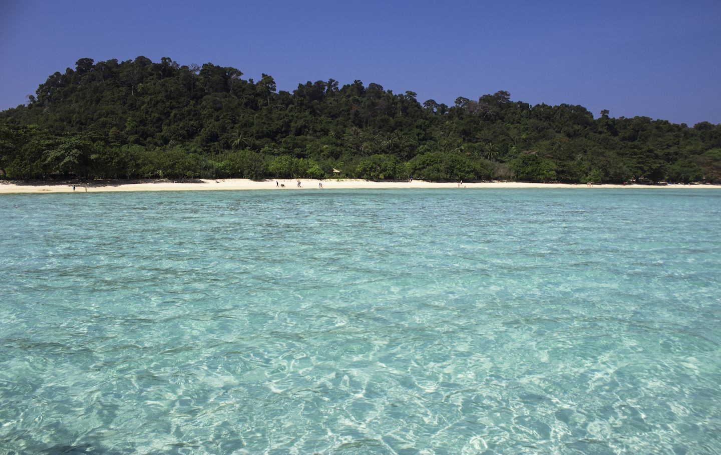 View of the sand banks of Koh Kradan, Thailand