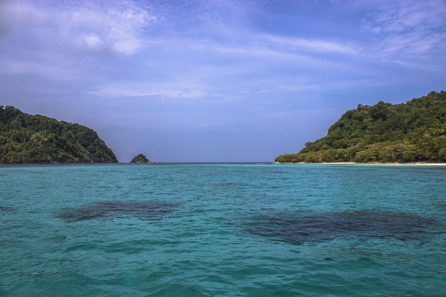 Path between Koh Rok Nok and Koh Rok Nai, Thailand