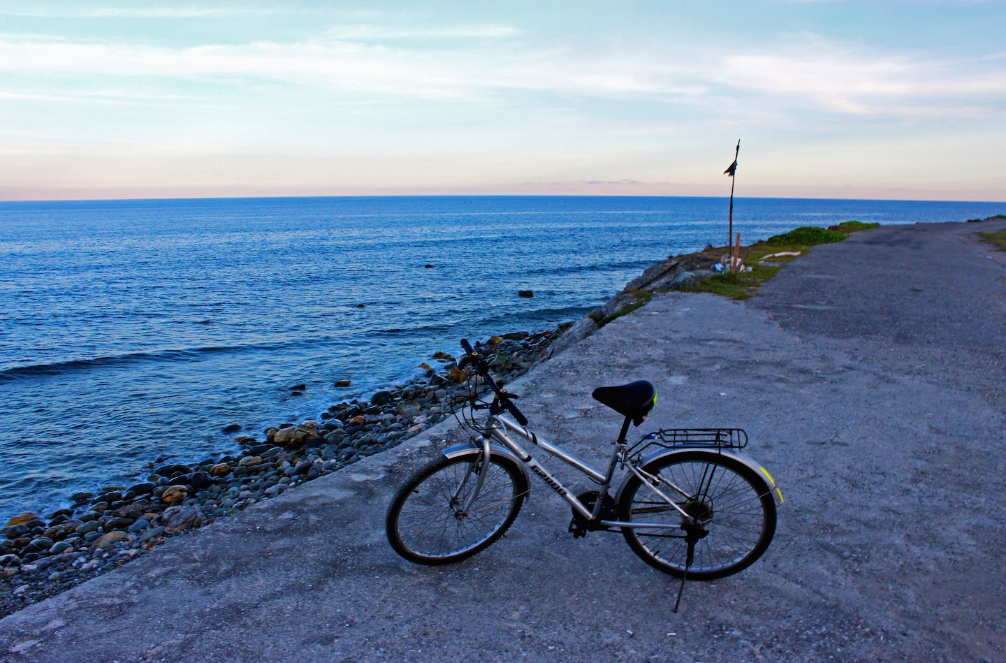 The scenery by the bike path is beautiful