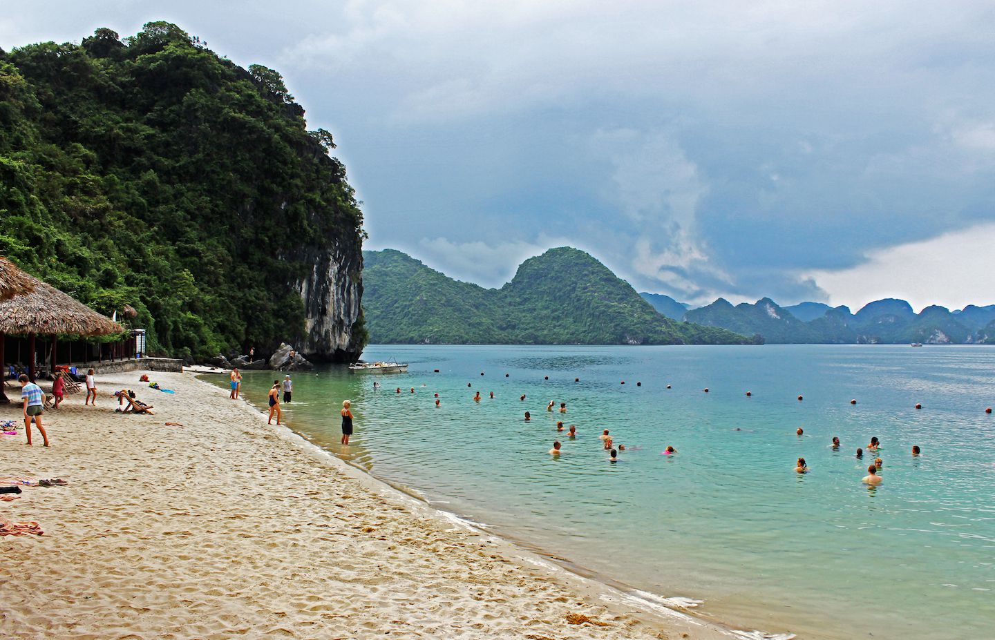 Three Peaches Beach in Ha Long Bay