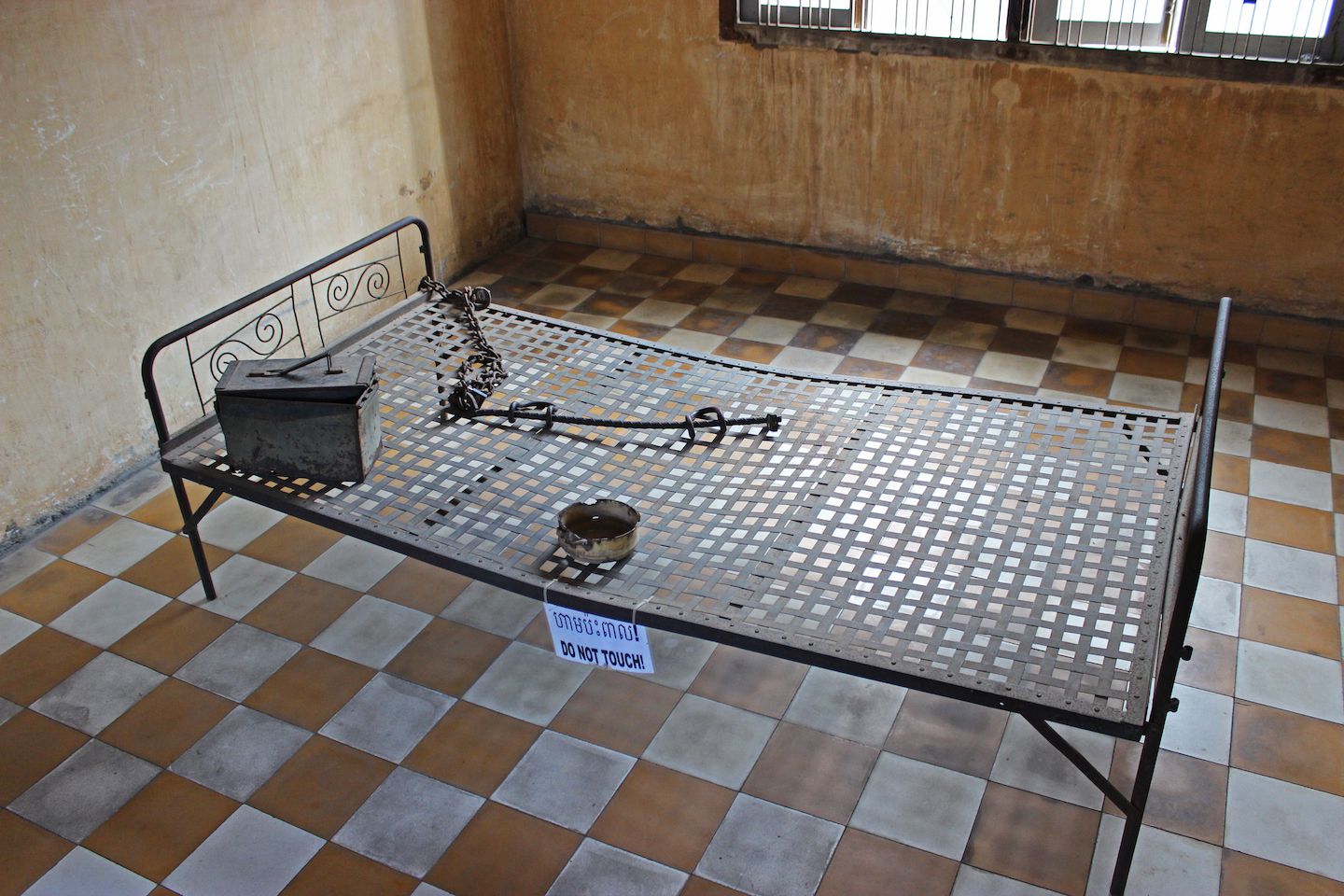 Torture setup at S-21