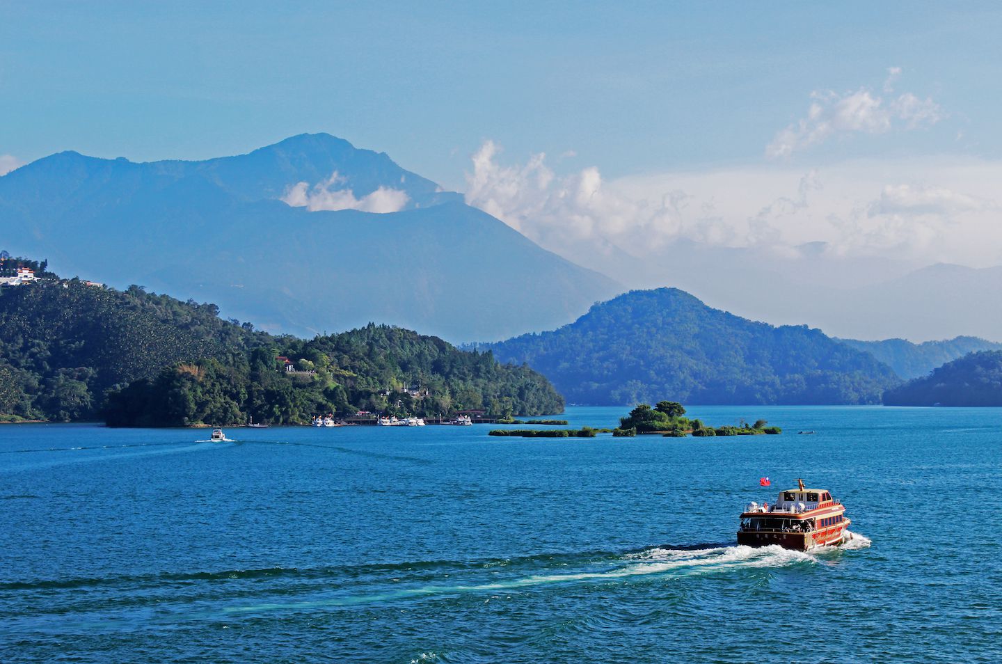 View of the Lake from the Ita Thao side