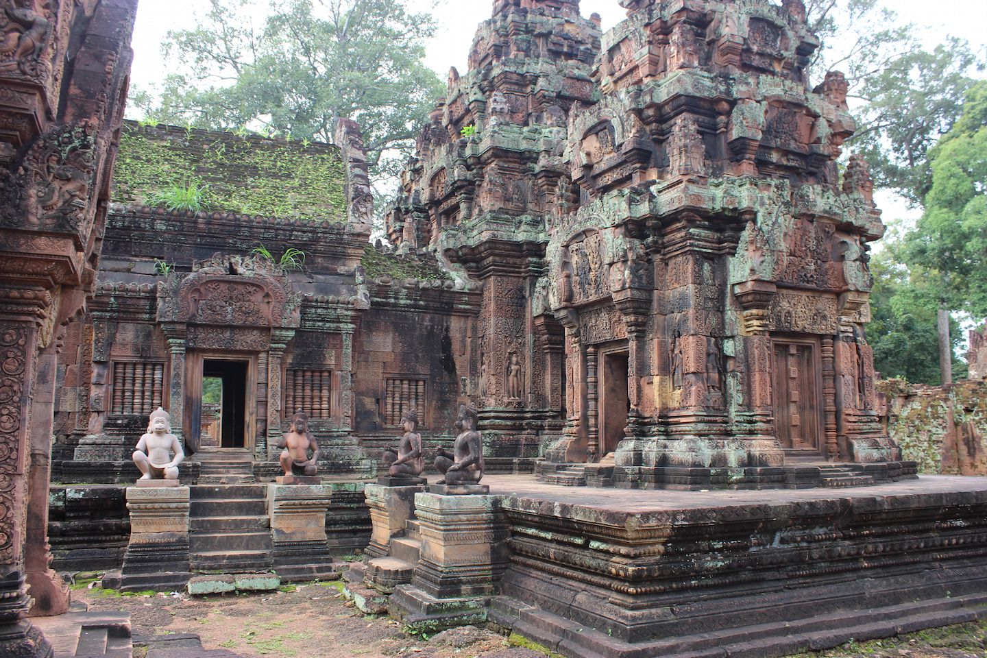 View of the towers in Banteay Srei