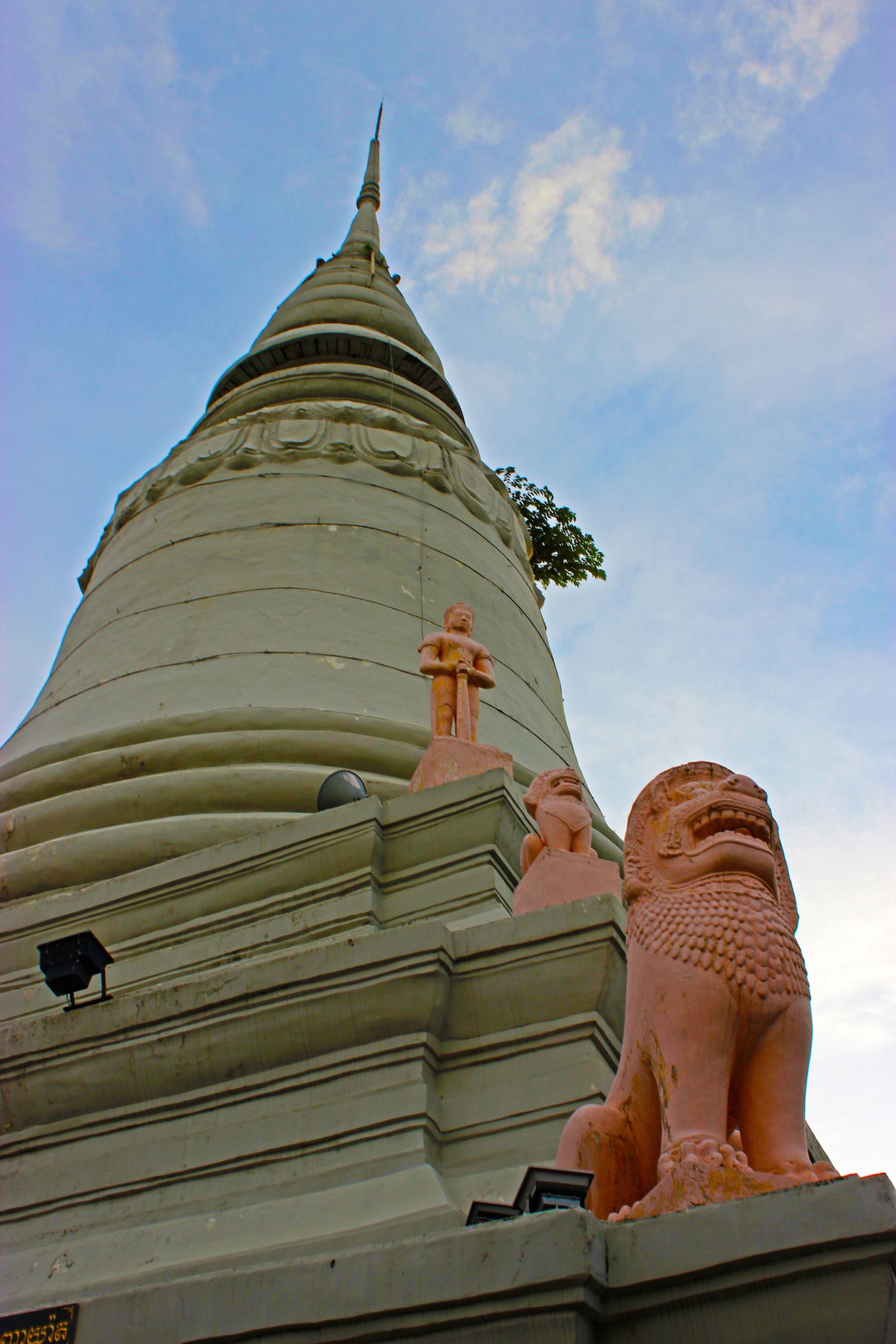 Wat Phnom tower