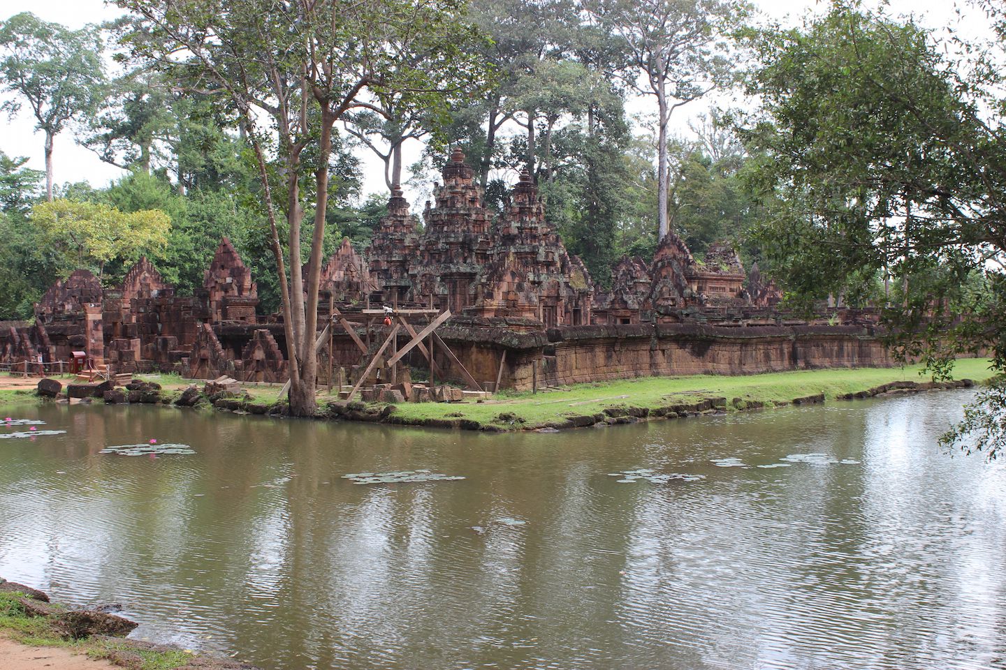 West walls of Banteay Srei